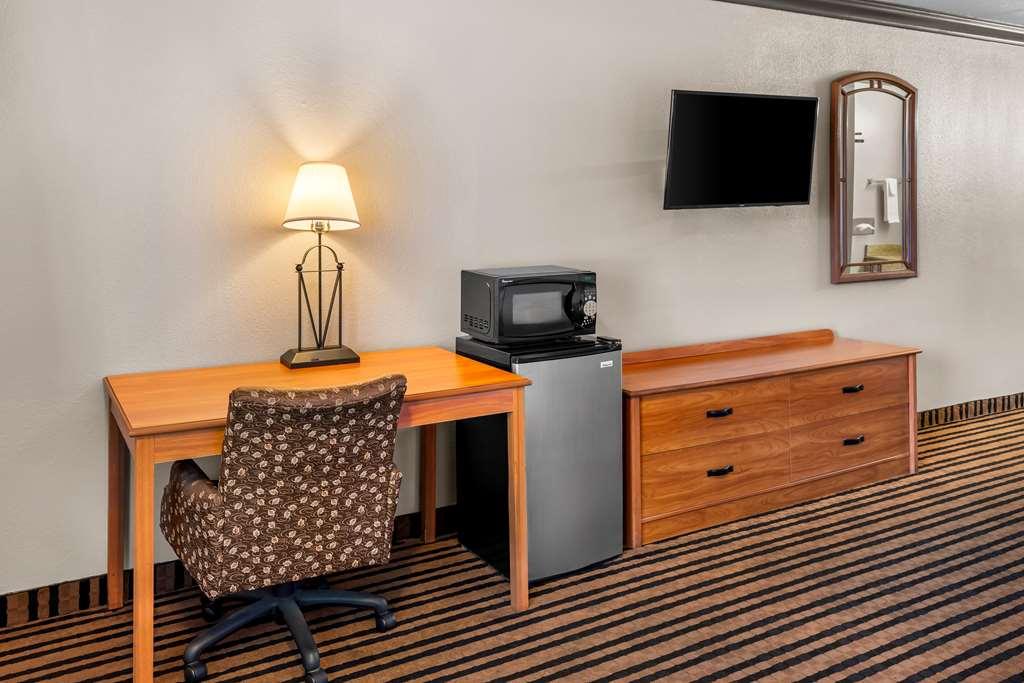 Americas Best Value Inn Vacaville Room photo