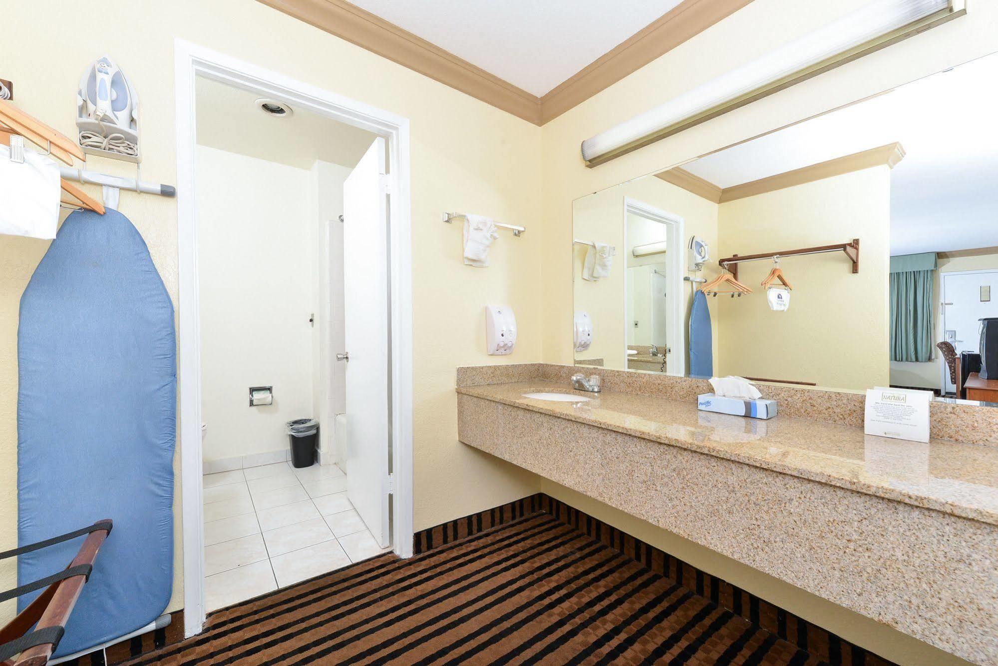 Americas Best Value Inn Vacaville Exterior photo